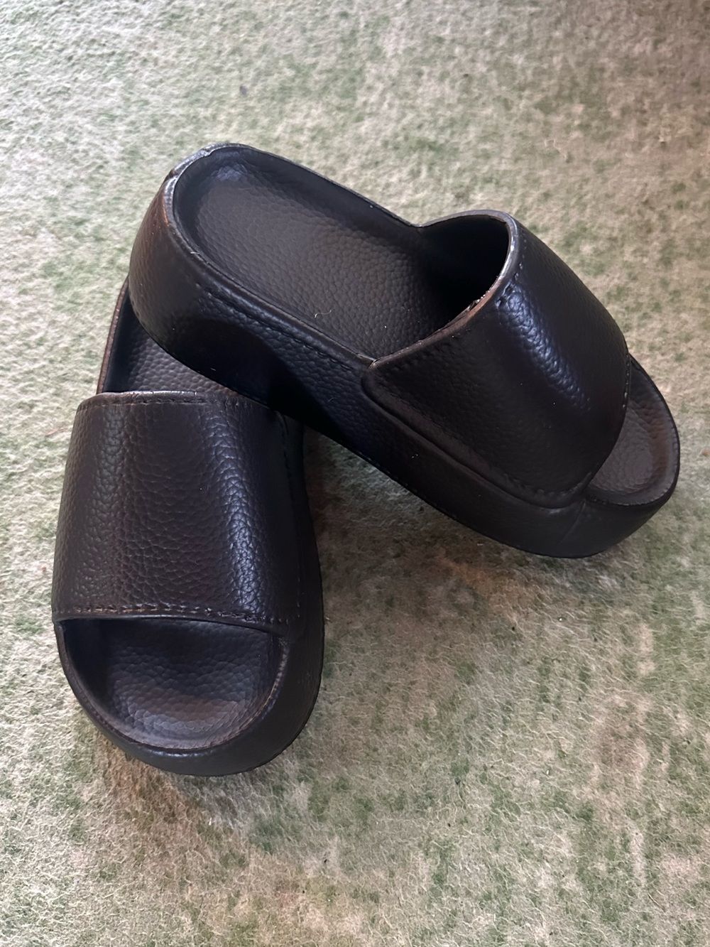 NWT ARWINN Platform Slides. Northend Shop. Jet Black. Comfy, Comfy Shoes. - Picture 6 of 12